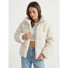 Ribana Classic Kadın Ekru Yüksek Yaka Trend Astarlı Kuzu Şişme Peluş Kumaş Kısa Mont 2283