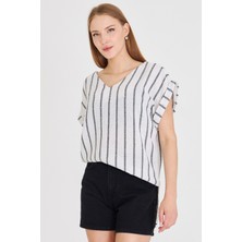 Armonika Kadın Siyah V Yaka Yanları Yırtmaçlı Arkası Uzun Duble Kol Detaylı Oversize Bluz ARM-25Y001056