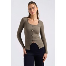 Armonika Kadın Haki U Yaka Düğme Detaylı Önden Yırtmaçlı Yumuşak Dokulu Bluz ARM-26K001038
