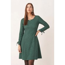 Armonika Kadın Koyu Yeşil Sıfır Yaka Kolları Büzgülü Kulplu Uzun Kol Elbise ARM-26K001033