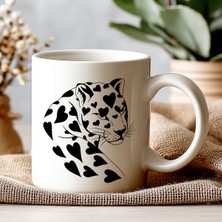 Kalpli Leopar Tasarımlı Kupa – Şık Siyah Beyaz Minimal Hayvan Desenli Kahve Kupası