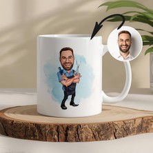 Berber Temalı Kişiye Özel Karikatürlü Kupa – Fotoğraftan Çizim, Özel Tasarım Hediye