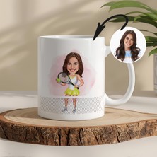 Tenis Temalı Kişiye Özel Karikatürlü Kupa – Fotoğraftan Çizim, Özel Tasarım Hediye