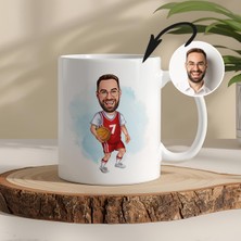 Basketbol Temalı Kişiye Özel Karikatürlü Kupa – Fotoğraftan Çizim, Özel Tasarım Hediye