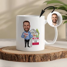 Emlak Temalı Kişiye Özel Karikatürlü Kupa – Fotoğraftan Çizim, Özel Tasarım Hediye