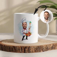 Aşçı Temalı Kişiye Özel Karikatürlü Kupa – Fotoğraftan Çizim, Özel Tasarım Hediye