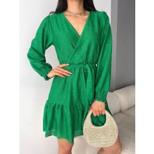 Yeşil Sarmaşık Kadın Fırsat Ürünü Kruvaze Yaka Güpürlü Mini Elbise