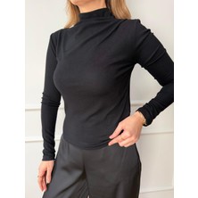 Size Özgü K. Siyah Omuzu Pileli Bluz