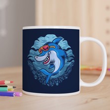 Asilmeydan Gözlüklü Modern Köpek Balığı Baskılı Hediyelik Kupa Bardak