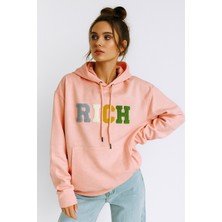Kadın Pembe Renkli Rich Yazılı Kapüşonlu Sweatshirt