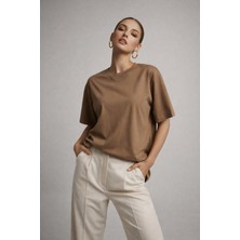 Rich Kadın Kahverengi %100 Pamuk Oversize Basic Tişört – Rahat Kalıp Relaxed Bisiklet Yaka T-Shirt
