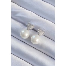 Maral Group Pirinç Gümüş Renk Zirkon Taşlı Kalp Model Inci Tasarım Kadın Küpe