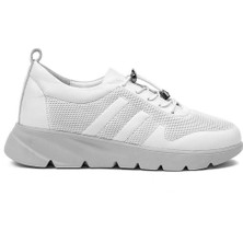 Celal Gültekin Kadın Beyaz Bağcıklı Kalın Tabanlı Deri Sneaker