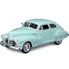 Maisto 1/25 1948 Chevrolet Fleetline Aerosedan Açık Yeşil 32921-01