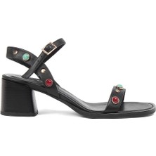 Celal Gültekin Kadın Siyah Bilekten Tokalı Deri Sandalet