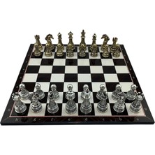 Gifthome Premium Battal Boy Metal Işlemeli Klasik Satranç Takımı  ve Katlanır Ceviz Desenli Mdf Satranç Tahtası (43X43 Cm.)