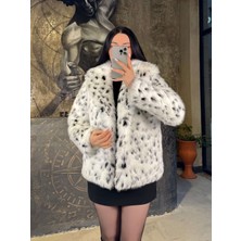 Miss Swans Sally Kruvaze Yaka Kısa Kürk Kaban Beyaz Siyah