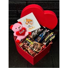 Mynil Sevgiliye Dogum Gunu Hediyesi Kalp Kutuda Kalpli Pembe Mini Ayıcık ve En Sevilen Lezzetler