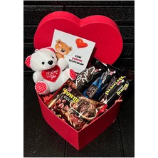 Mynil Sevgiliye - Kız Arkadaşa Hediye Kalp Kutuda Kalpli Beyaz Mini Ayıcık ve En Sevilen Lezzetler