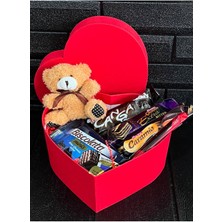 Mynil Sevgiliye - Arkadaşa Hediye Kalp Kutuda Kahverengi Mini Ayıcık ve Bitter Çikolatalar