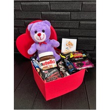 Mynil Iyiki Varsın Temalı Hediye Kalp Kutuda Mor Ayıcıklı Nutellalı ve Bitter Çikolatalı