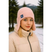 Kokoş Kulak Kapatıcılı Armalı Pembe Bere