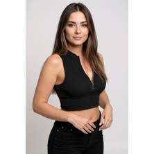 Kadın Siyah Yarım Fermuarlı Sıfır Kol Crop Top Bluz – Şık, Rahat ve Kolay Kombinlenebilir