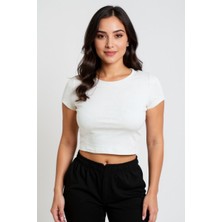 Kadın Beyaz Yuvarlak Yaka Yarım Kol Crop Top Bluz