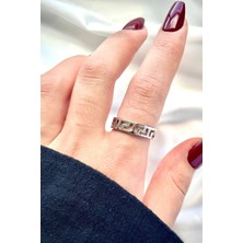 Leo'Stone Premium Seri Font Tasarım Cilalı Ayarlanabilir Kadın Yüzük Gümüş