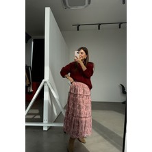 Özge Özgenç Bel Gipeli Desenli Şifon Etek