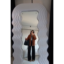 Özge Özgenç Paçası Kesik Deri Kemerli Jean