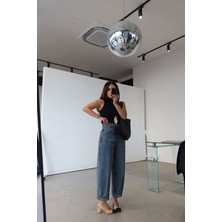 Özge Özgenç Paçası Lazer Kesikli Boyfriend Jean