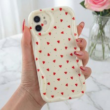 Apple iPhone 11 Kılıf Tasarım Kırmızı Kalp Desenli Krem Renkli Kamera Korumalı Silikon