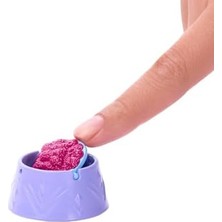 Mattel Karlar Ülkesi Bebek ve Yavru Ayıcık Figürü, Ayıcığın Yatağı ve Battaniyesi Dahil 4 Aksesuar, JFG16