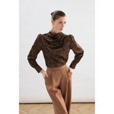 Sateen Drape Detaylı Desenli Bluz - Kahve