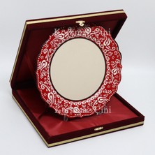 Korkmaz Çini 26 cm Beyaz Kabartma Kaligrafi Tabağı