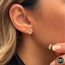 En Gümüş Burgulu Formda Ortası Tek Taşlı Zirkonlu Altın Kaplama Küpe