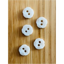 öztürk Üstten Dikmeli Krem Bebe Düğmesi. 12MM. Papatya.