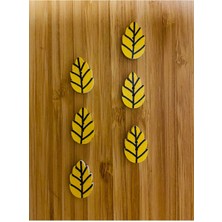 Kartopu Yaprak Şekilli Desenli Boyama Ahşap Düğme Dar Delikli. 13 x 20MM.  6'lı Paket. Sarı.