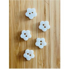 öztürk Üstten Dikmeli Krem Bebe Düğmesi. 13MM. Yıldız Papatya.