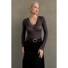 Madmext Füme V Yaka Dantelli Transparan Kadın Bluz MG2662