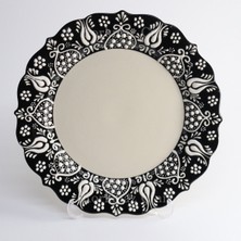 Korkmaz Çini 26 cm Beyaz Kabartma Kaligrafi Tabağı