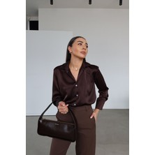 Özge Özgenç Tok Doku Saten Gömlek