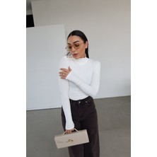 Özge Özgenç Yarım Balıkçı Omuz Kısmı Gold Düğmeli Bluz