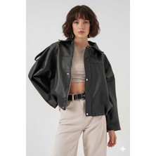 Hazelin Kadın Siyah Oversize Fermuarlı ve Düğmeli Yandan Cepli Suni Deri Ceket HZL25W-BD110551
