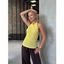 Hazelin Kadın Sarı Boyundan Bağlamalı Gofre Kumaş Bluz HZL25S-ZK13631