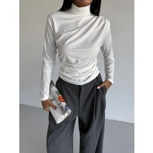 Hazelin Kadın Beyaz Uzun Kollu Drape Detaylı Boğazlı Sandy Bluz HZL25W-FRY123301