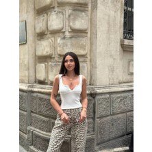 Hazelin Kadın Beyaz Önü Çıt Çıt Kapamalı Crop HZL25S-ZK11671