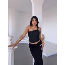 Hazelin Kadın Siyah Tek Omuz Gold Metal Detaylı Bluz HZL25S-FRY123111