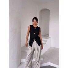 Hazelin Kadın Siyah Bisiklet Yaka Düğme Detaylı Ottoman Kumaş Bluz HZL25S-FRY123091